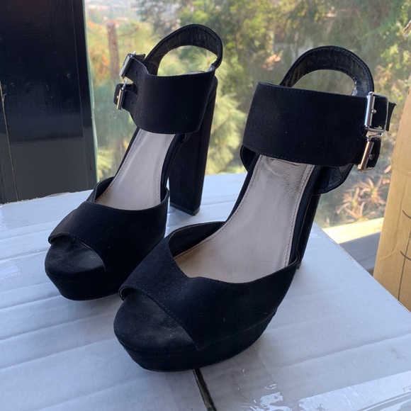 Sexy black platform sandals.  Size 7.  Forever 21 - Picture 6 of 8